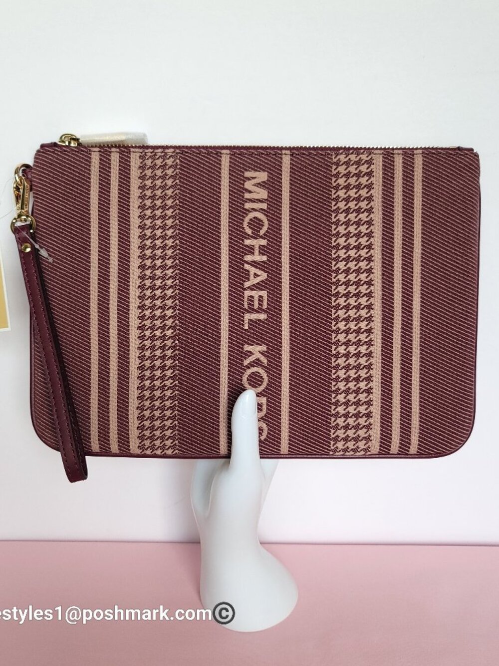 MICHAEL KORS Jet Set Signature Jacquard Large Zip Pouch Wristlet-Dark Berry⭐ - Picture 6 of 15